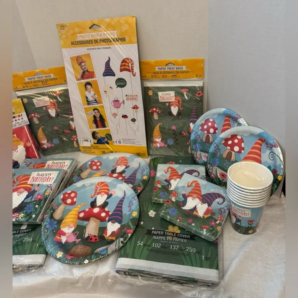Party Creations Party Gnomes Party set for 16